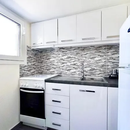 Lovely Apartamento Finikounta